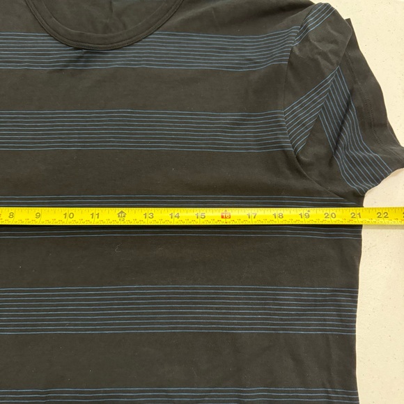Lululemon 5 Year Basic Tee Shirt - Picture 5 of 5